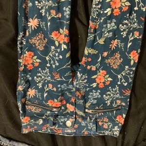 Slightly flawed old navy rockstar jeggings floral